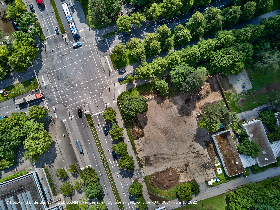 10.06.2022 - Luftbilder von der Baustelle Haus für Kinder in Neuperlach